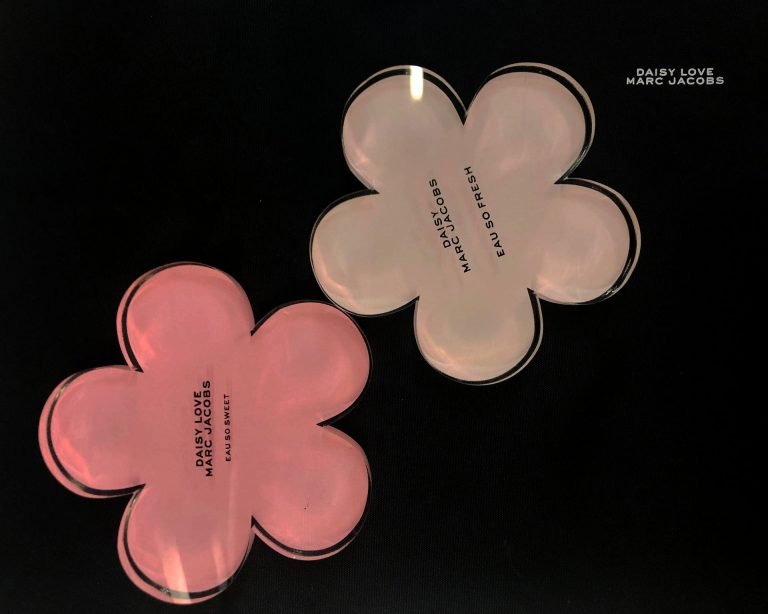 daisy marc jacobs flower